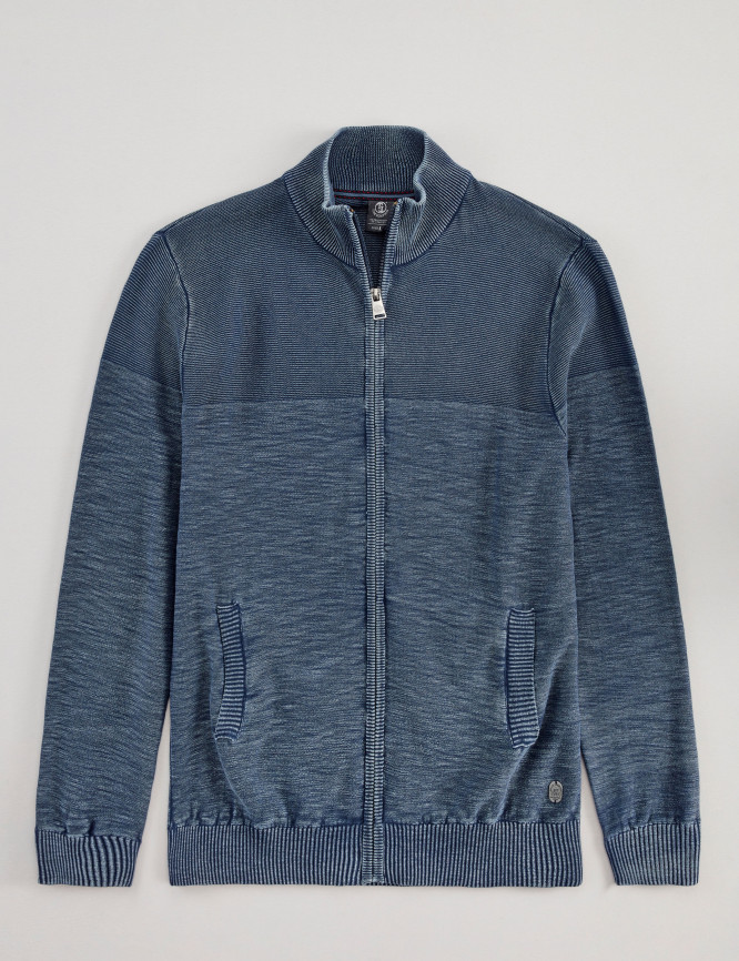 Laid Goods Front View