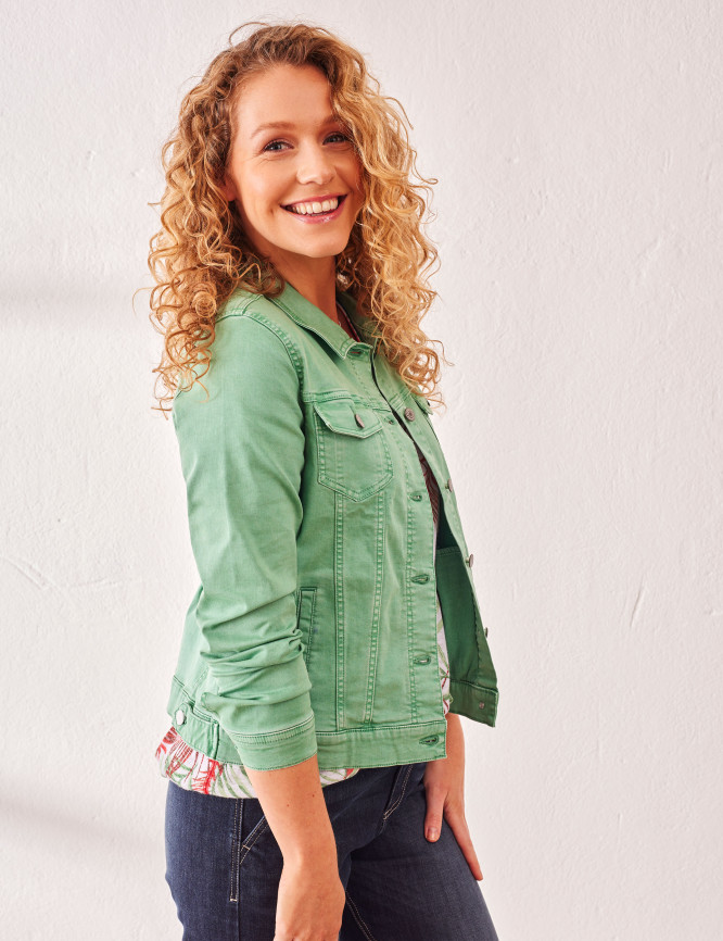 Laid Goods Front View