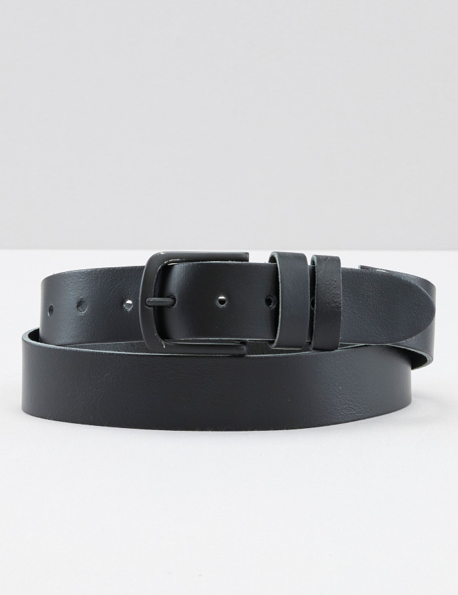 Laid Goods Front View