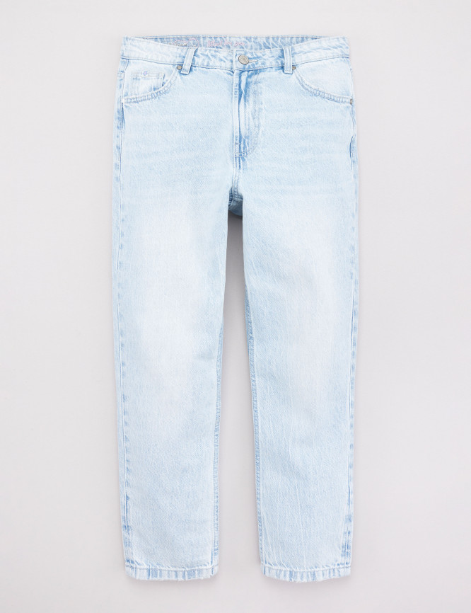 Laid Goods Front View