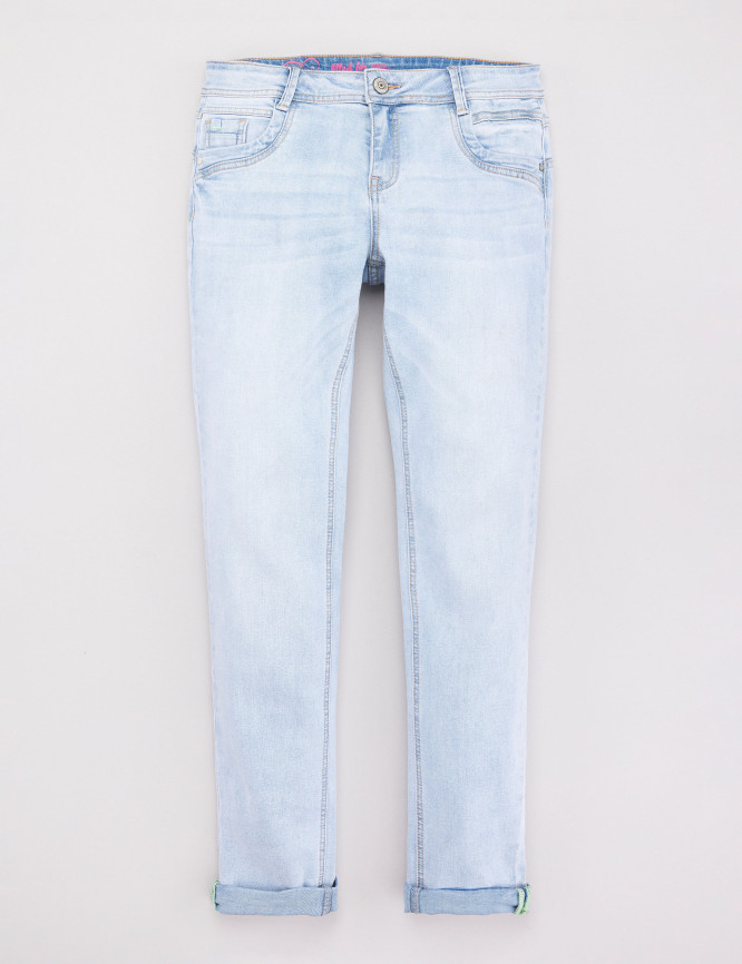 Laid Goods Front View