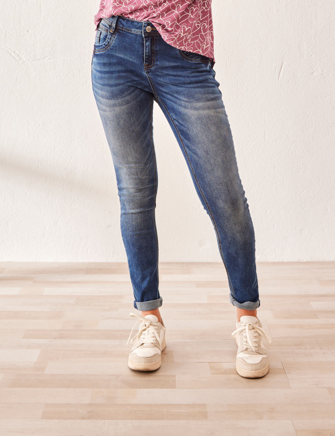 Laid Goods Front View