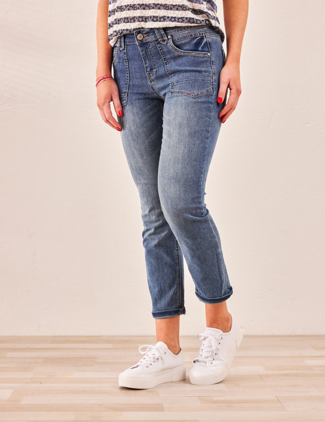 Laid Goods Front View