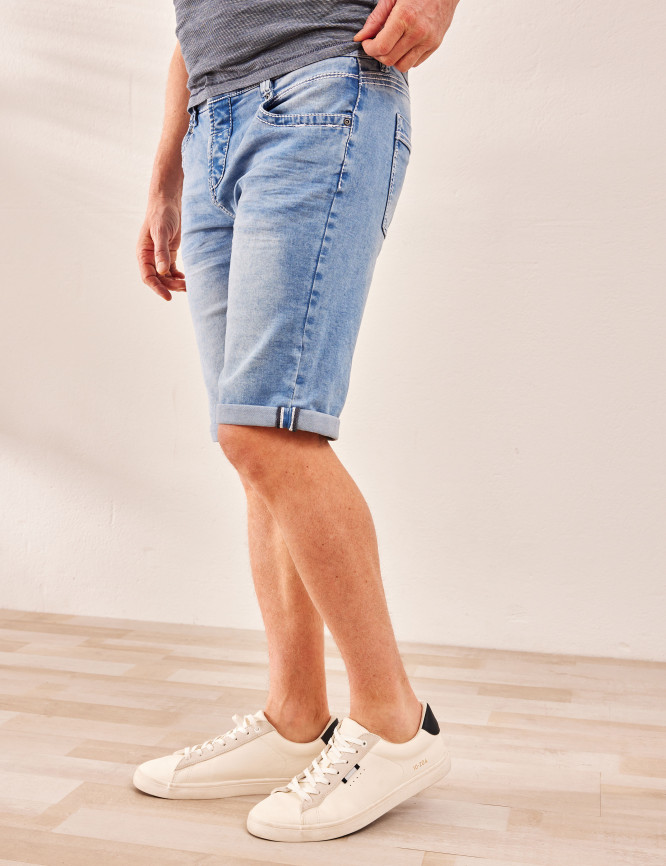 Laid Goods Front View