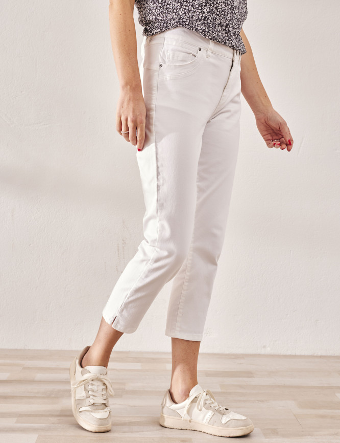 Laid Goods Front View