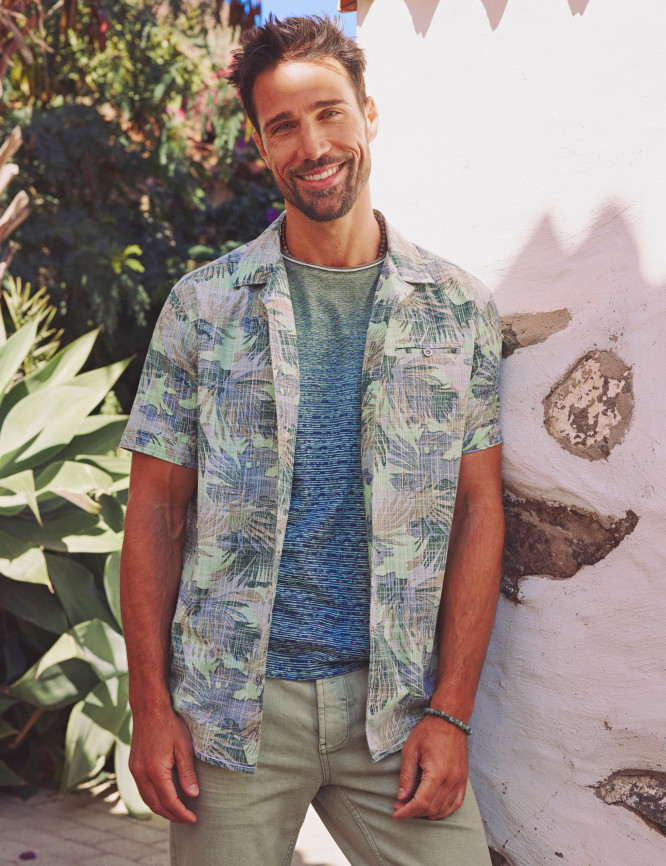 Laid Goods Front View