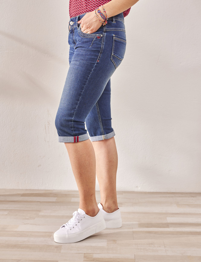 Laid Goods Front View