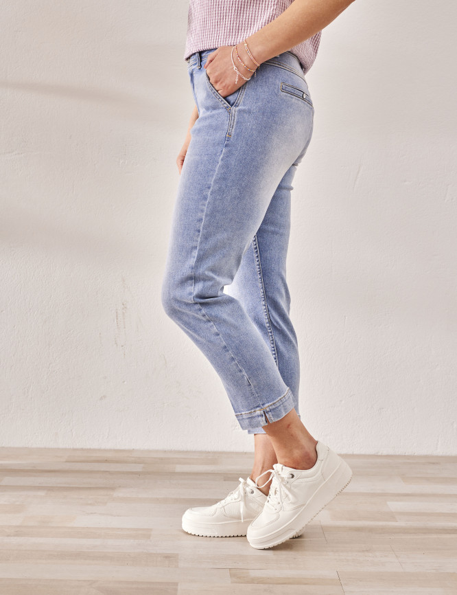 Laid Goods Front View