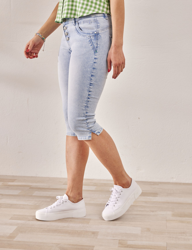 Laid Goods Front View