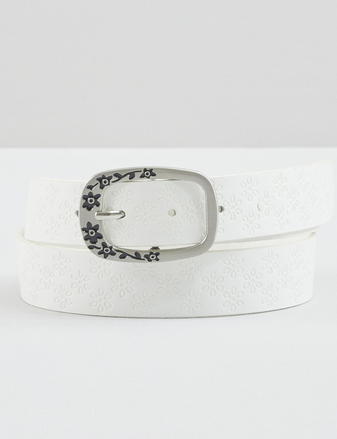 Laid Goods Front View