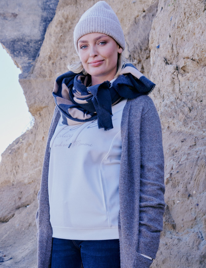 Laid Goods Front View