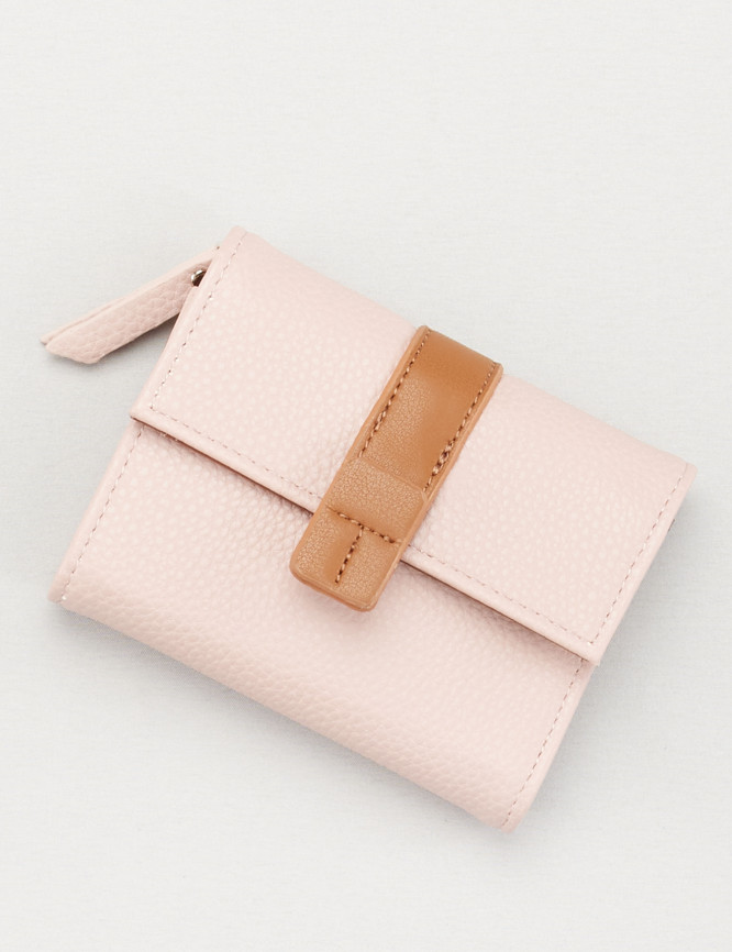 Laid Goods Front View