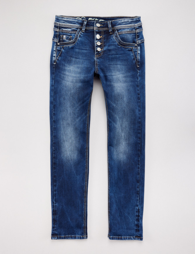 Laid Goods Front View