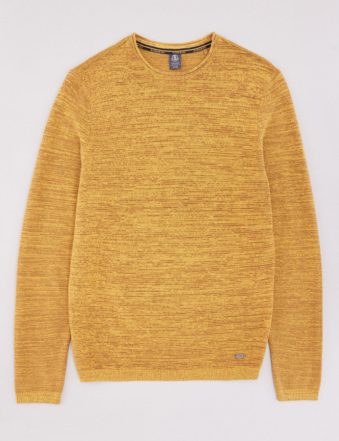 Laid Goods Front View