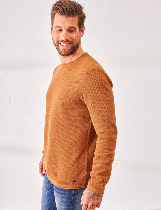 Laid Goods Front View