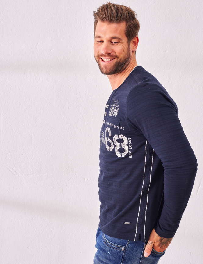 Laid Goods Front View