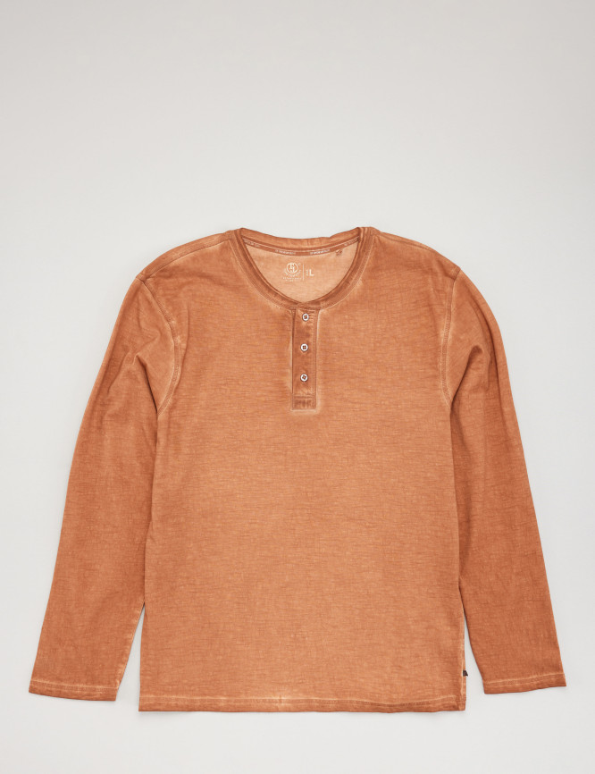 Laid Goods Front View