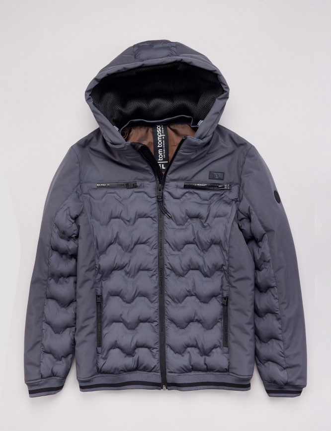 Laid Goods Front View