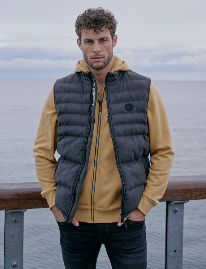 Laid Goods Front View