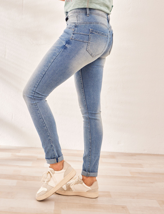 Laid Goods Front View