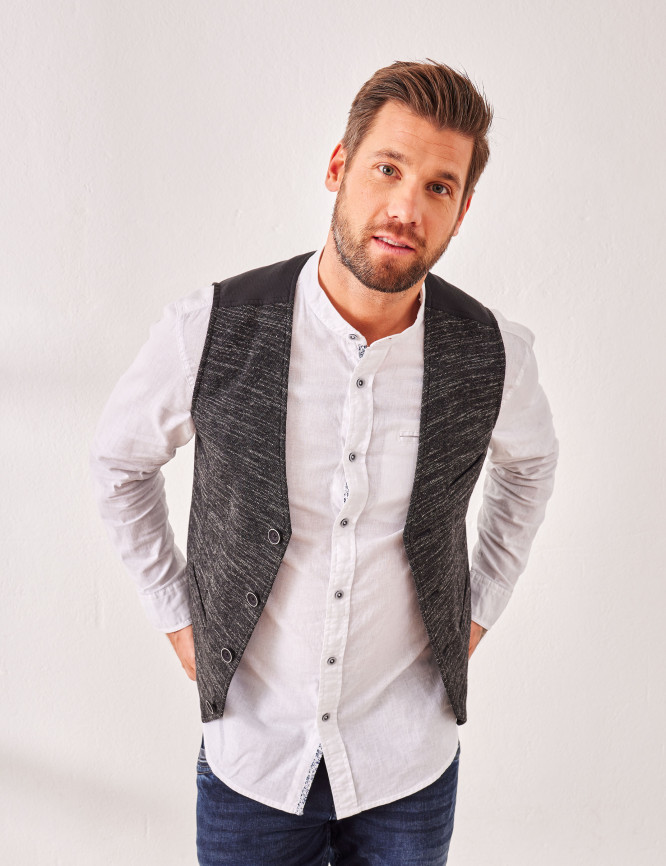 Laid Goods Front View