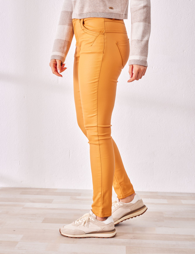 Laid Goods Front View