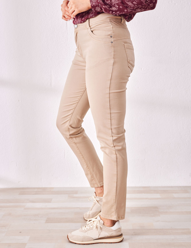 Laid Goods Front View