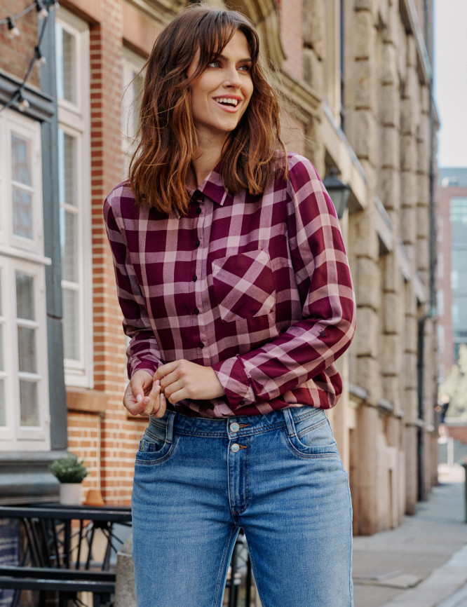 Laid Goods Front View