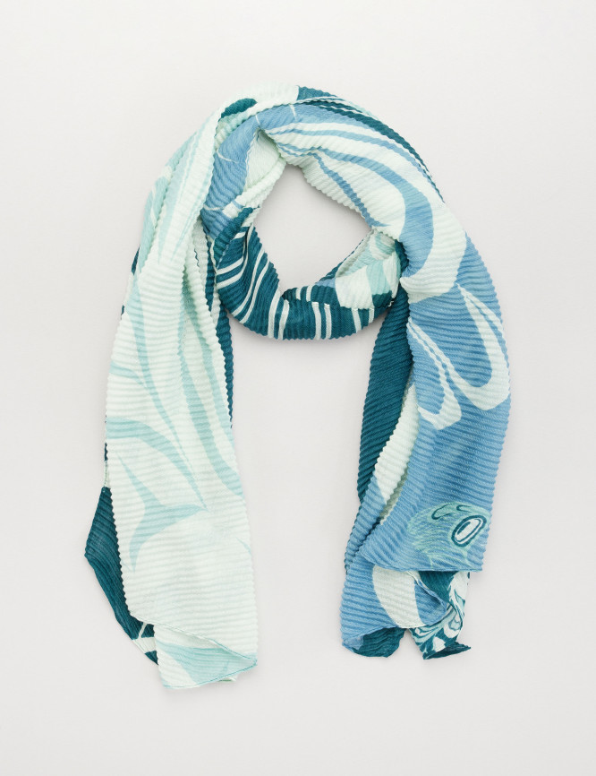 Laid Goods Front View