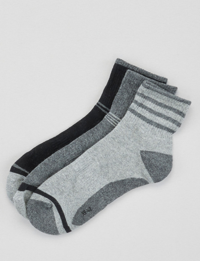 Laid Goods Front View