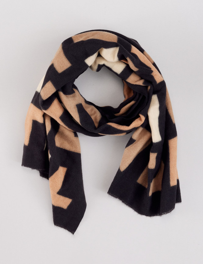 Laid Goods Front View