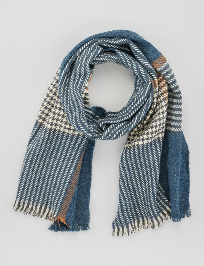 Laid Goods Front View