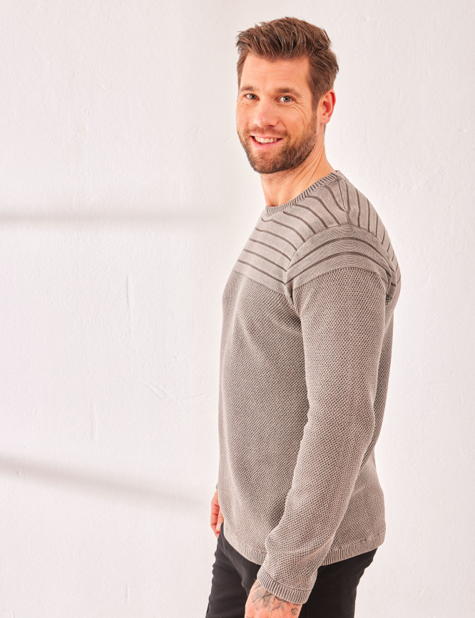 Laid Goods Front View