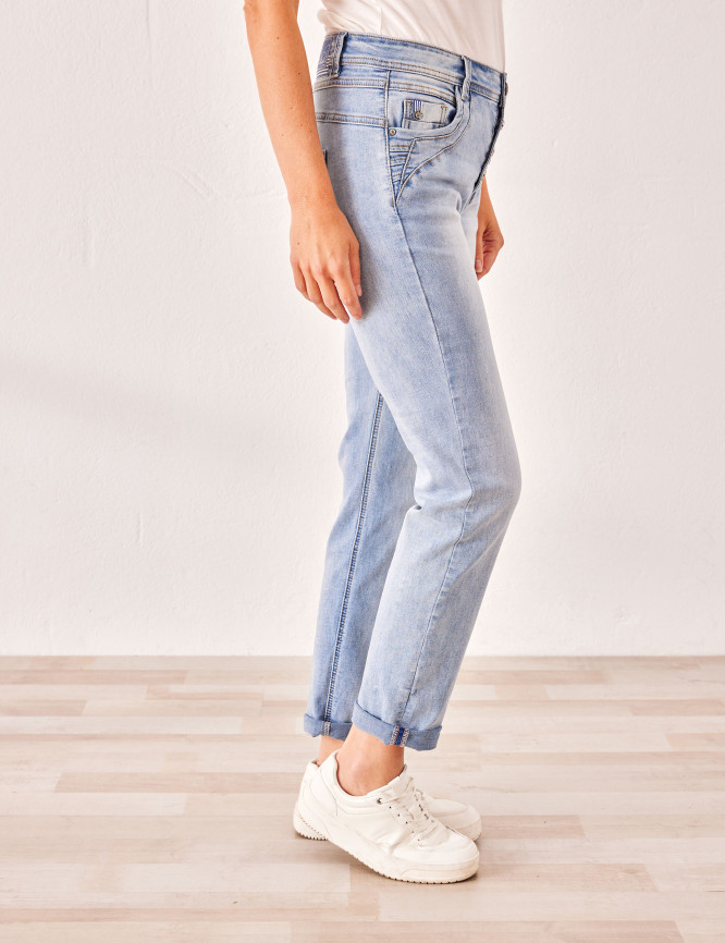 Laid Goods Front View