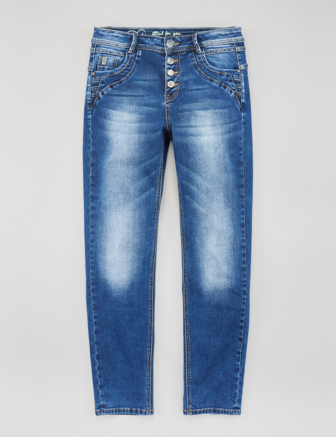 Laid Goods Front View