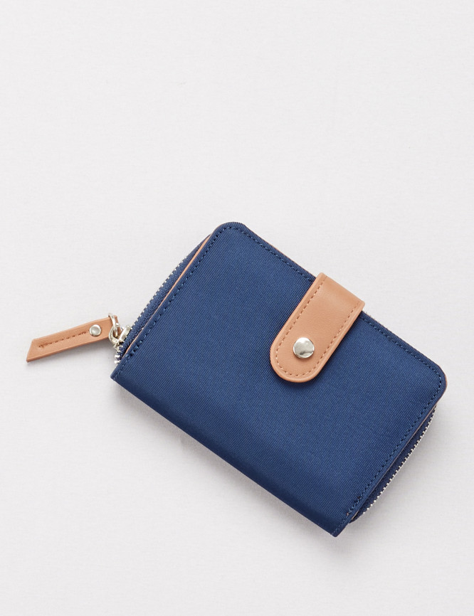 Laid Goods Front View