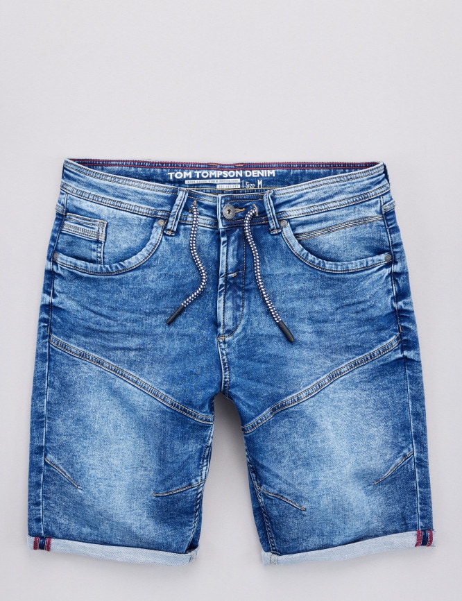 Laid Goods Front View