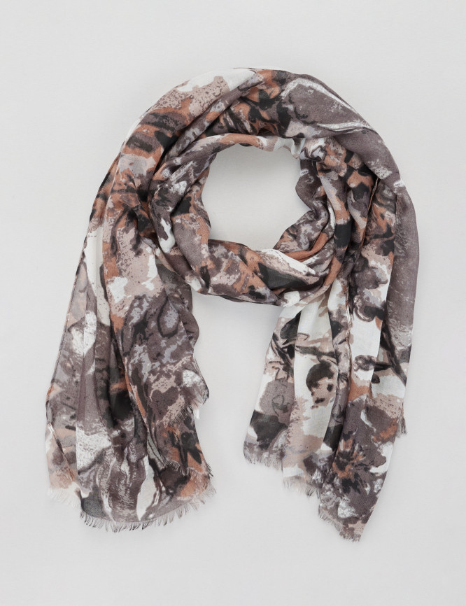 Laid Goods Front View