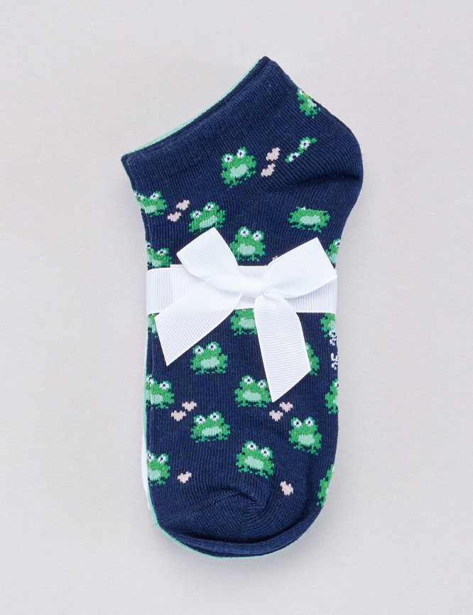 Laid Goods Front View