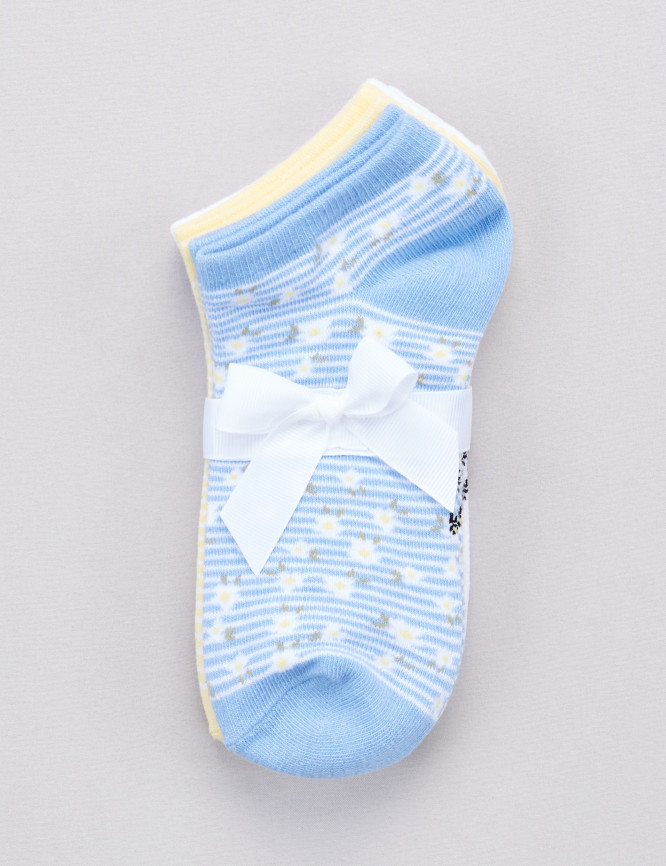 Laid Goods Front View