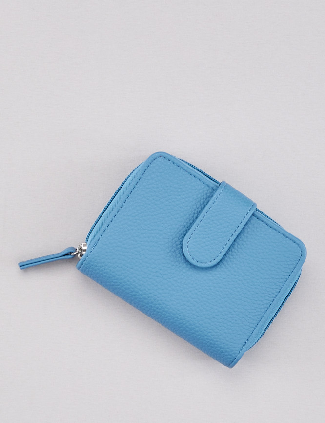 Laid Goods Front View