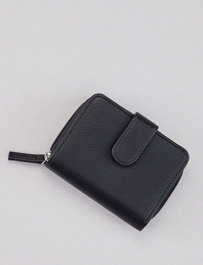 Laid Goods Front View