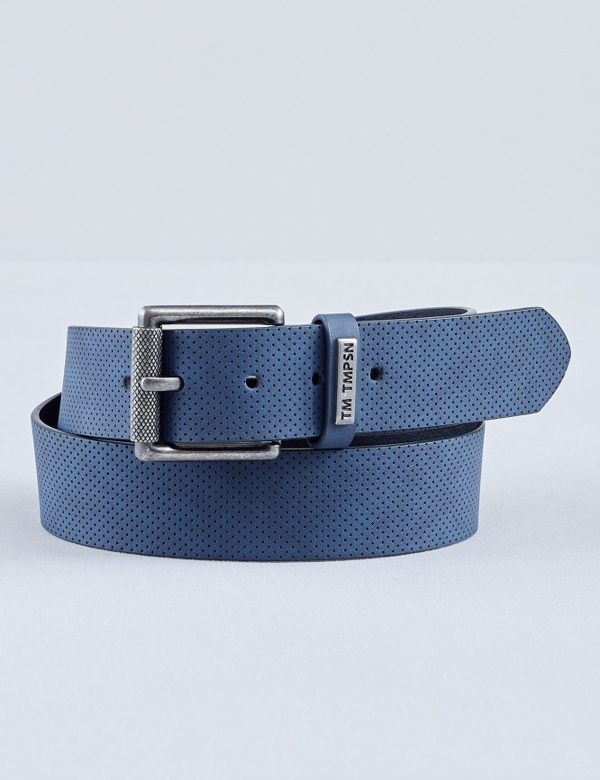 Laid Goods Front View