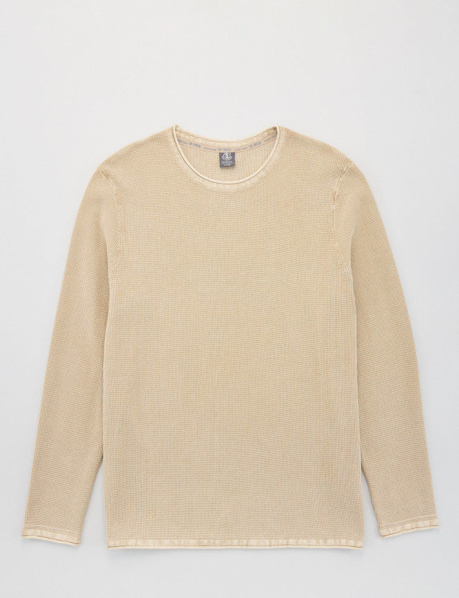 Laid Goods Front View