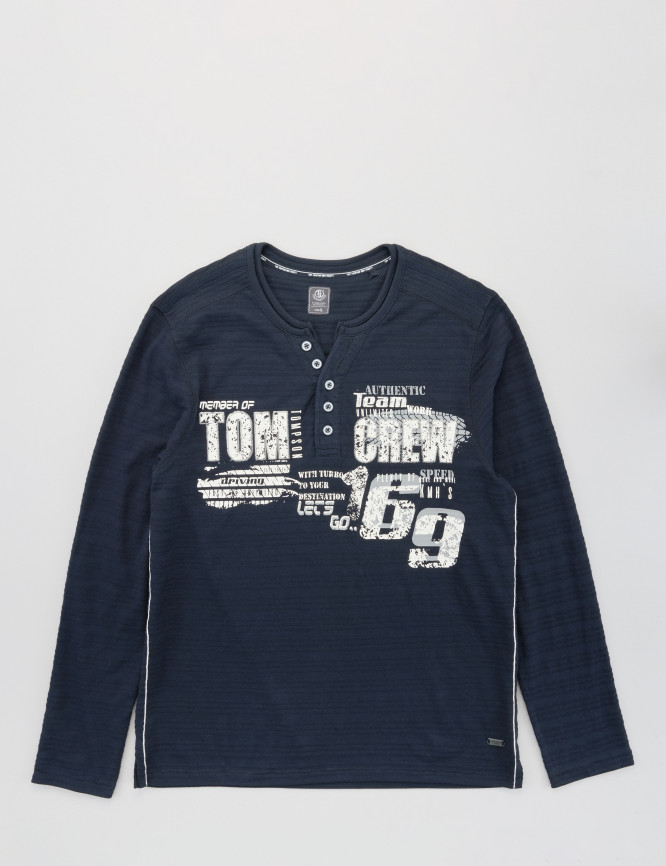 Laid Goods Front View