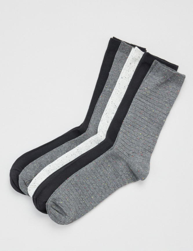 Laid Goods Front View