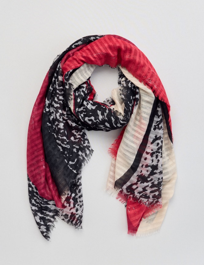 Laid Goods Front View