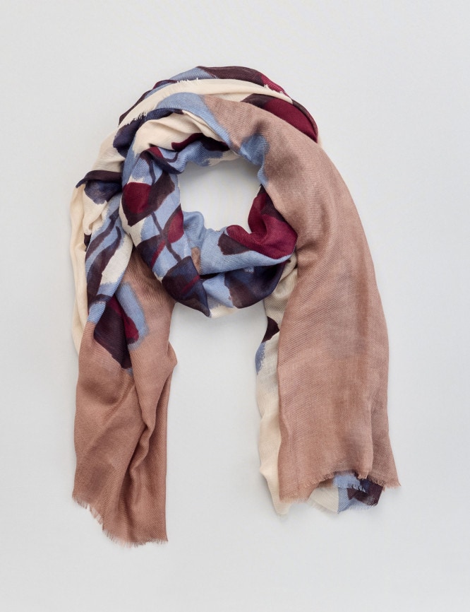 Laid Goods Front View