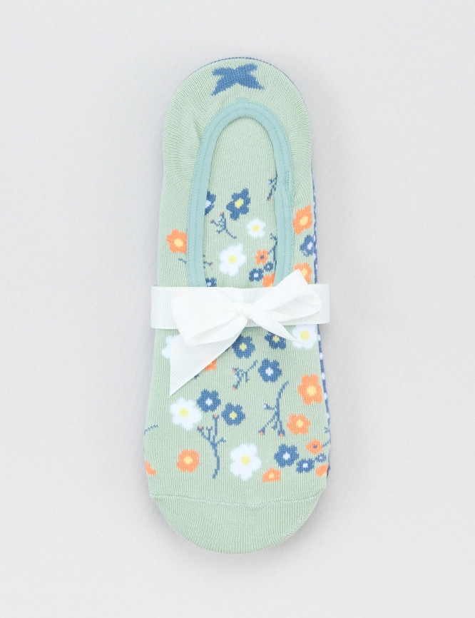 Laid Goods Front View