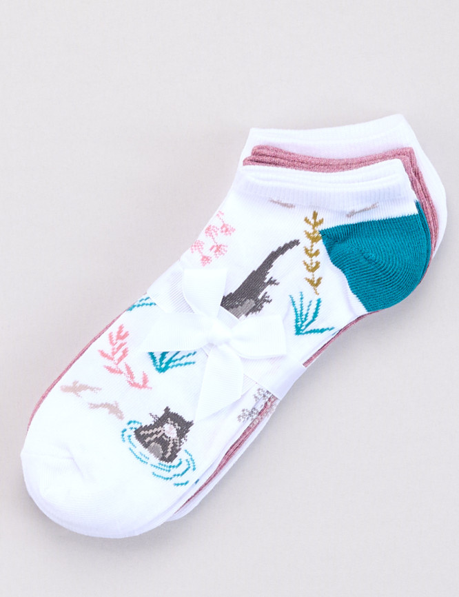 Laid Goods Front View